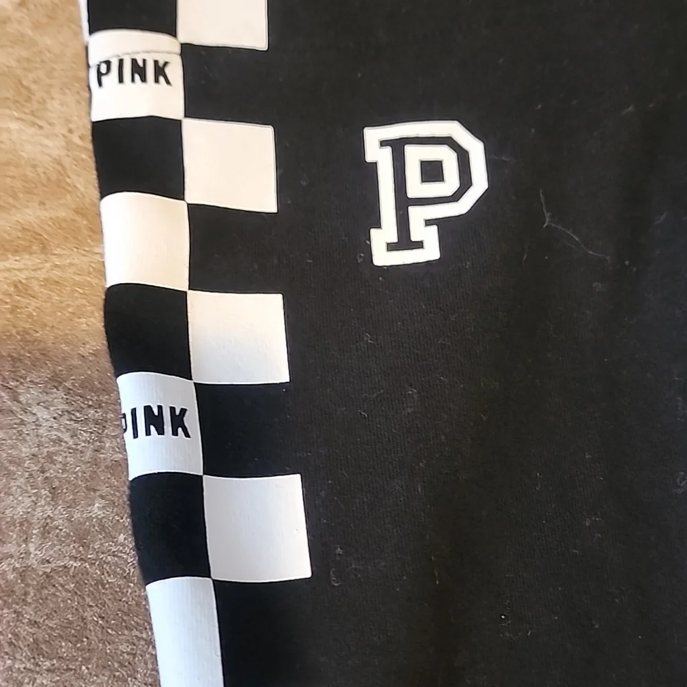 Hard To Find Pink VS White and Black Checkerd Leggings. Size: S - Picture 8 of 12